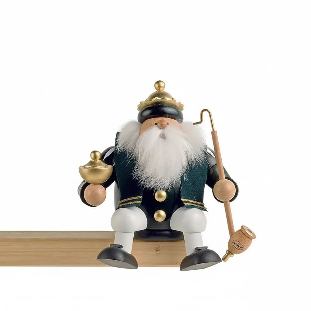 Smoker Balthasar Sitting