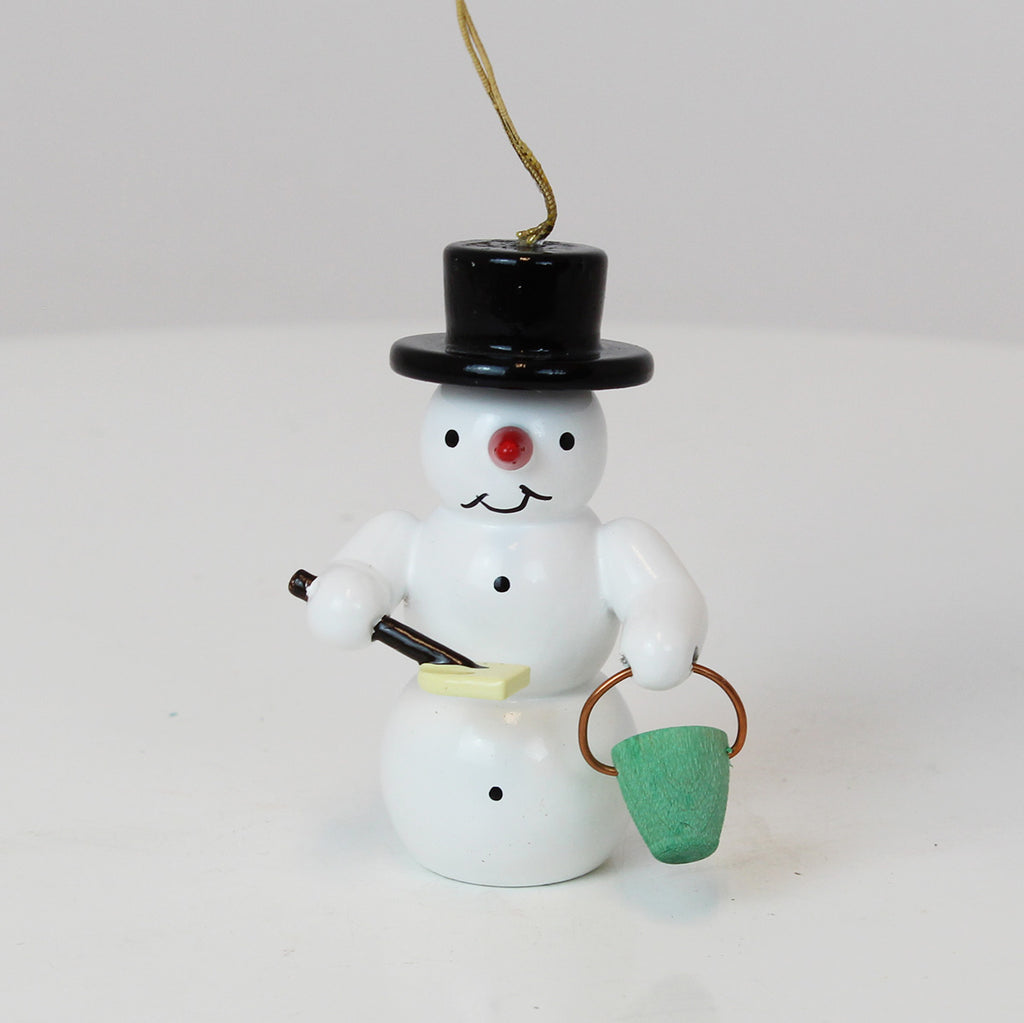 Schmuck Schneemann mit Schaufel und Eimer
