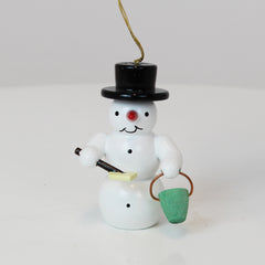 Schmuck Schneemann mit Schaufel und Eimer