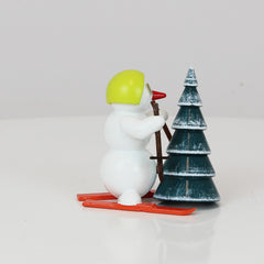 Snowman Skis & Tree