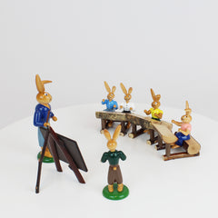 Small Easter Bunny School – Teacher and Five Students
