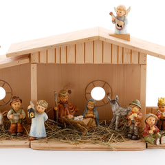 Hum 2230 – Nativity Set, 17 Pieces