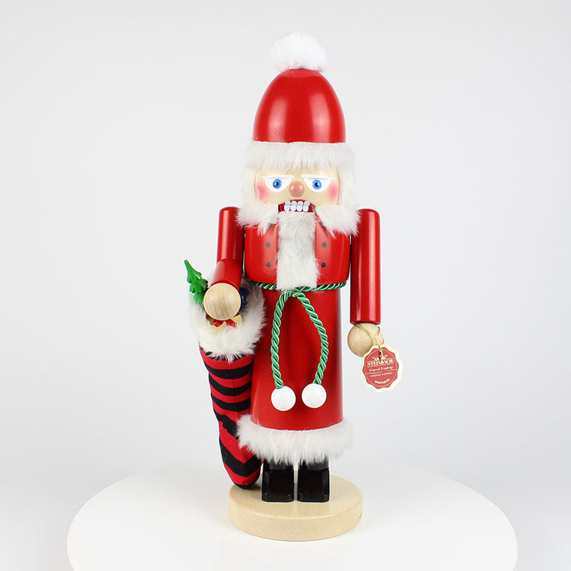 Weihnachtsmann mit Socken (42cm) Nussknacker von Steinbach Volkskunst aus Marienberg / Erzgebirge