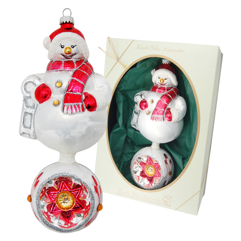 Ornament Schneemann auf einer Kugel